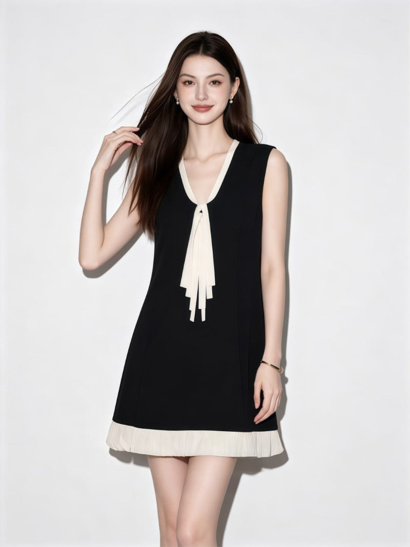 Black V Neck Bow Tie Sleeveless Pleated Hem Mini Dress