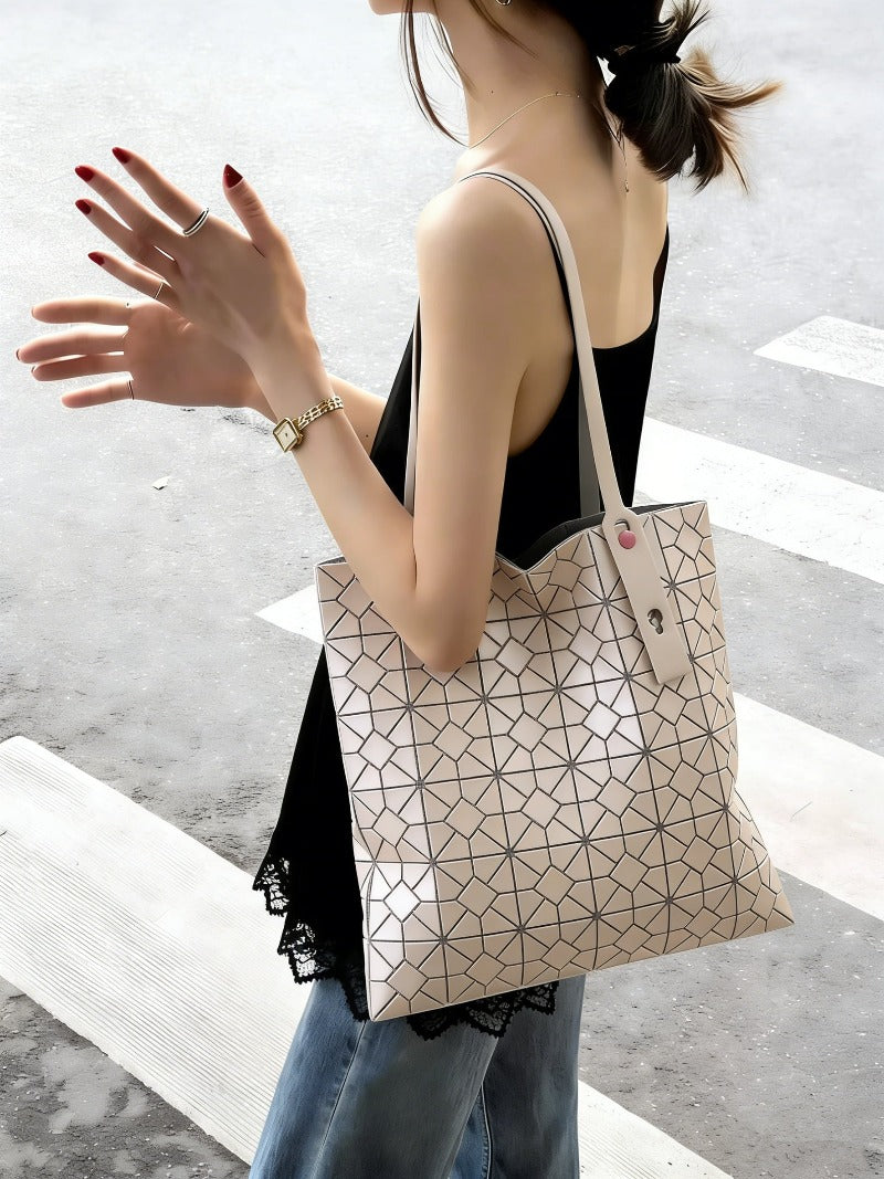 Geometric Pattern Structured Tote Bag for Daily Commuting