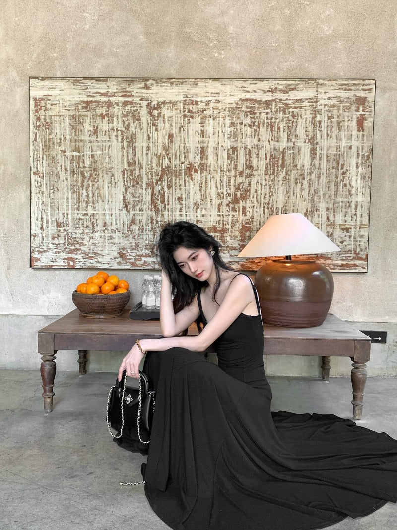 Black Backless Spaghetti Strap Tie Waist A-Line Maxi Dress