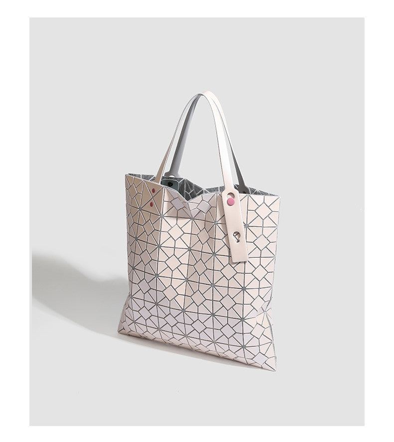 Geometric Pattern Structured Tote Bag for Daily Commuting