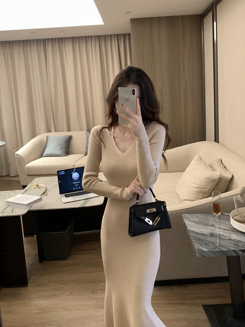 V Neck Long Sleeve Ribbed Knit Mermaid Maxi Dress