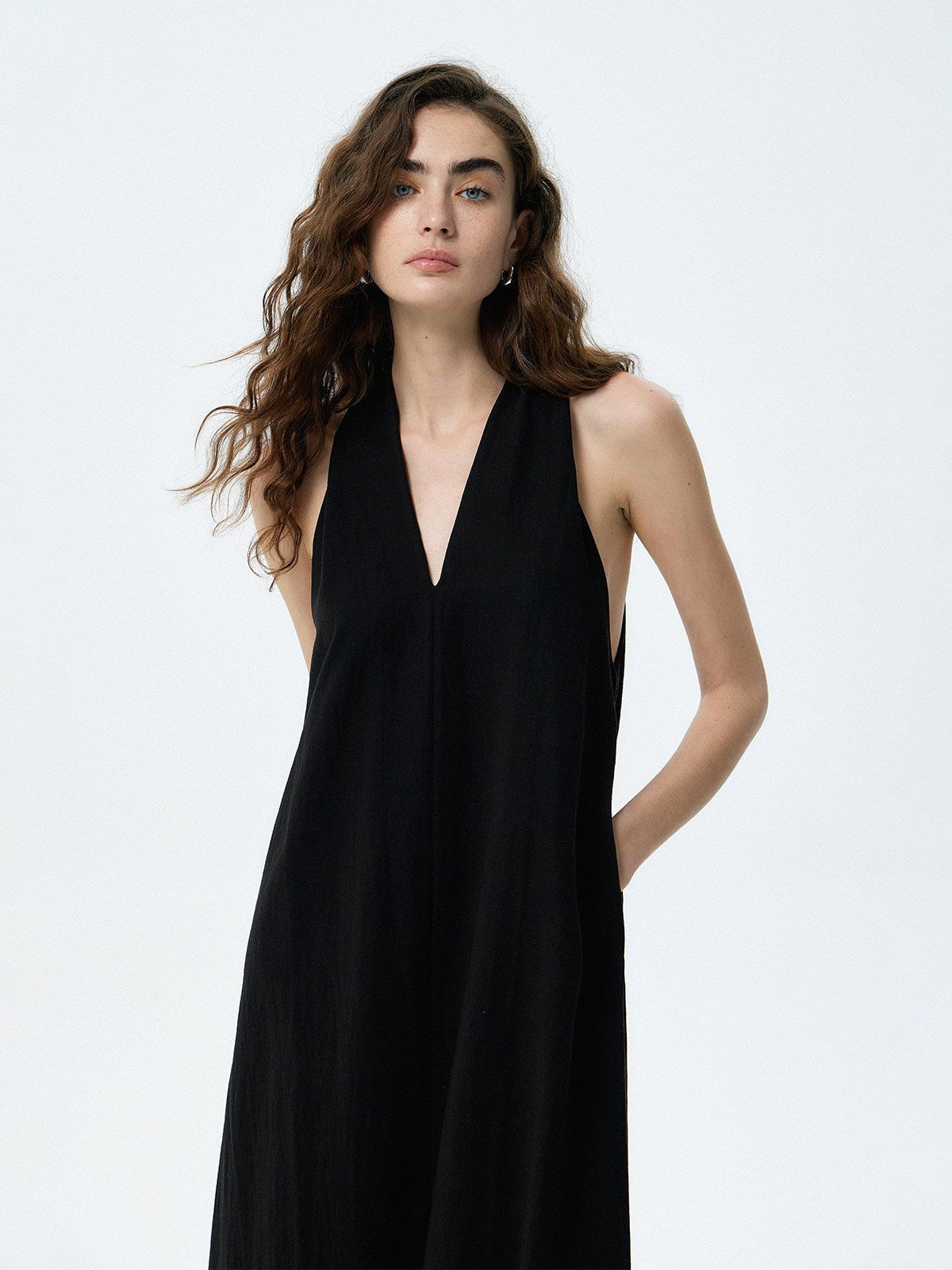 Flowy Halter V - Neck Maxi Dress with Pockets - EveningVerse - 11